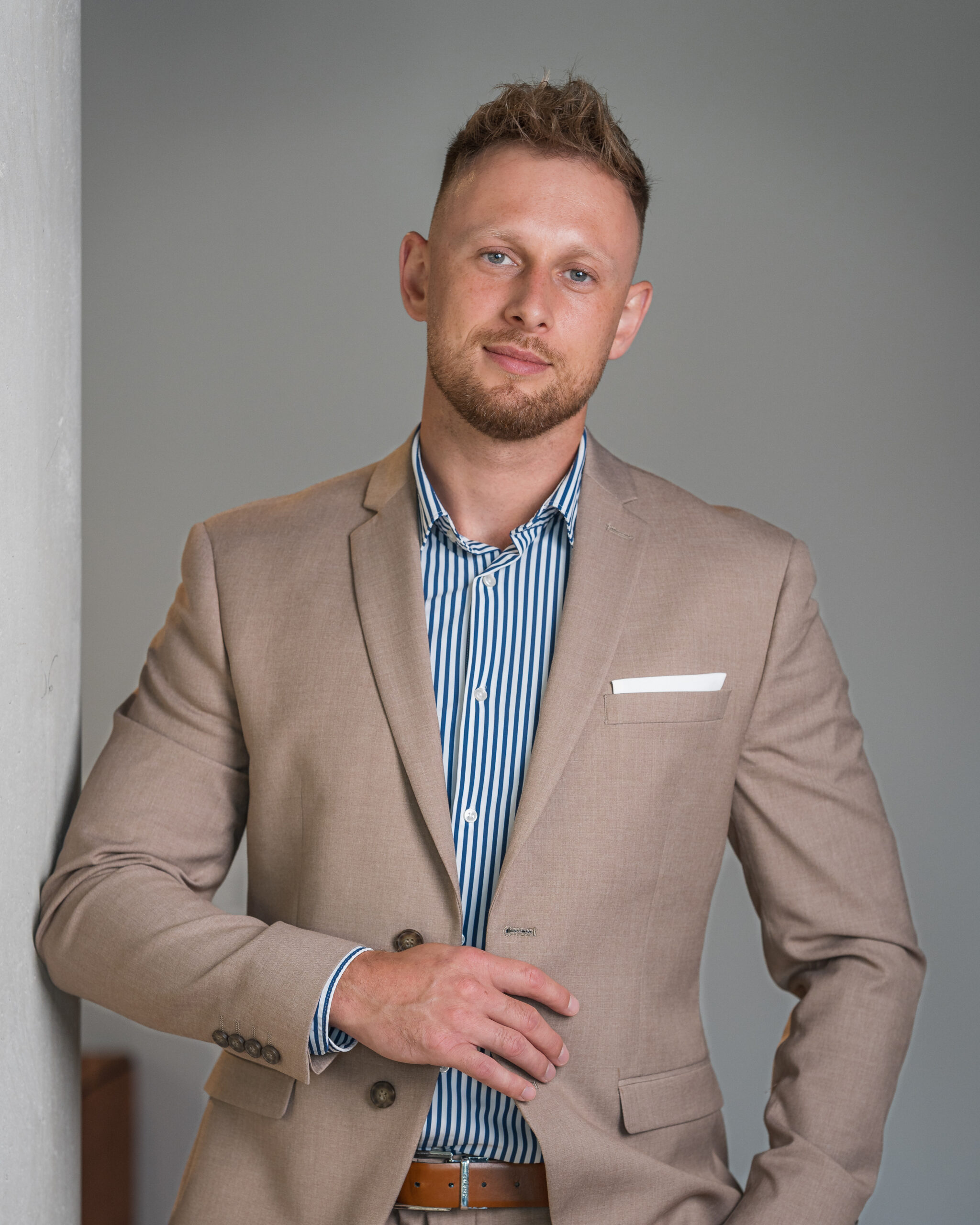 Bartłomiej Stanuch Pośrednik Nieruchomości Real Estate Agent